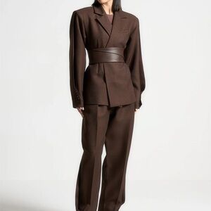 Maniere De Voir Tailored Blazer Set: Blazer with Pants and belt in Dark Brown